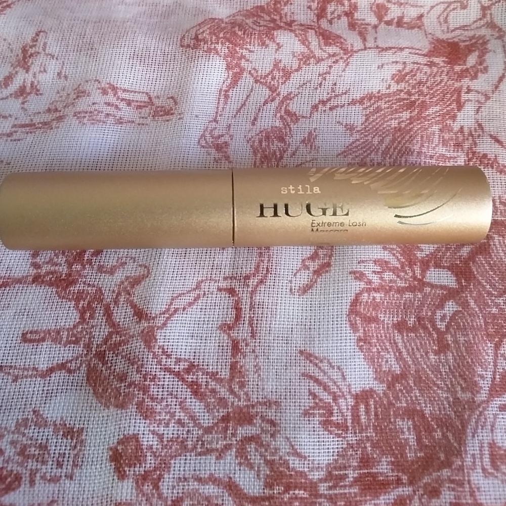 STILA Huge Extreme Lash Mascara (Travel Size)